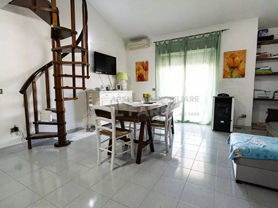 Immagine 6 di Appartamento in vendita  in Via Indipendenza a La Maddalena