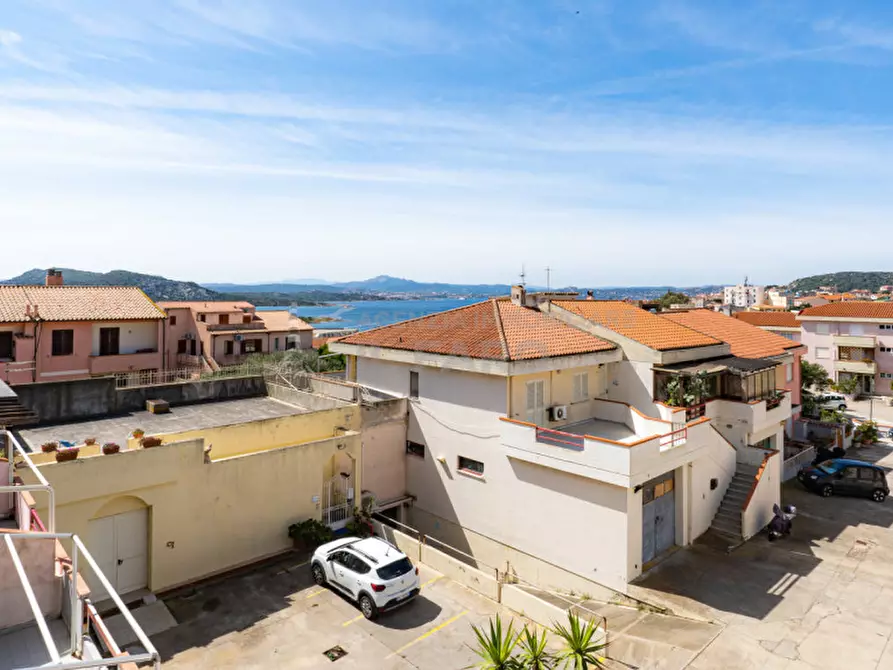 Immagine 22 di Appartamento in vendita  in Via Indipendenza a La Maddalena
