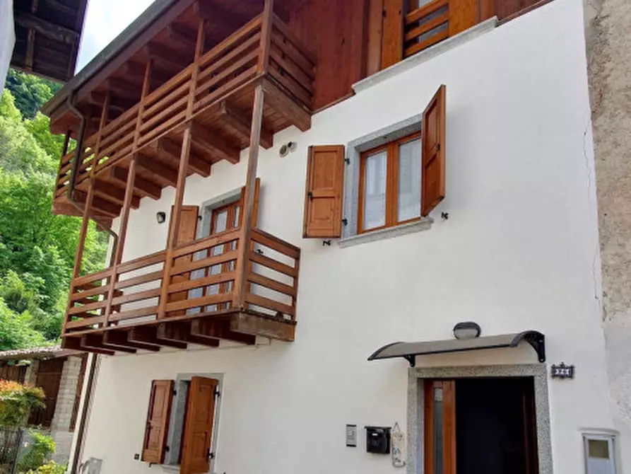 Immagine 1 di Casa indipendente in vendita  in Baitoni a Bondone