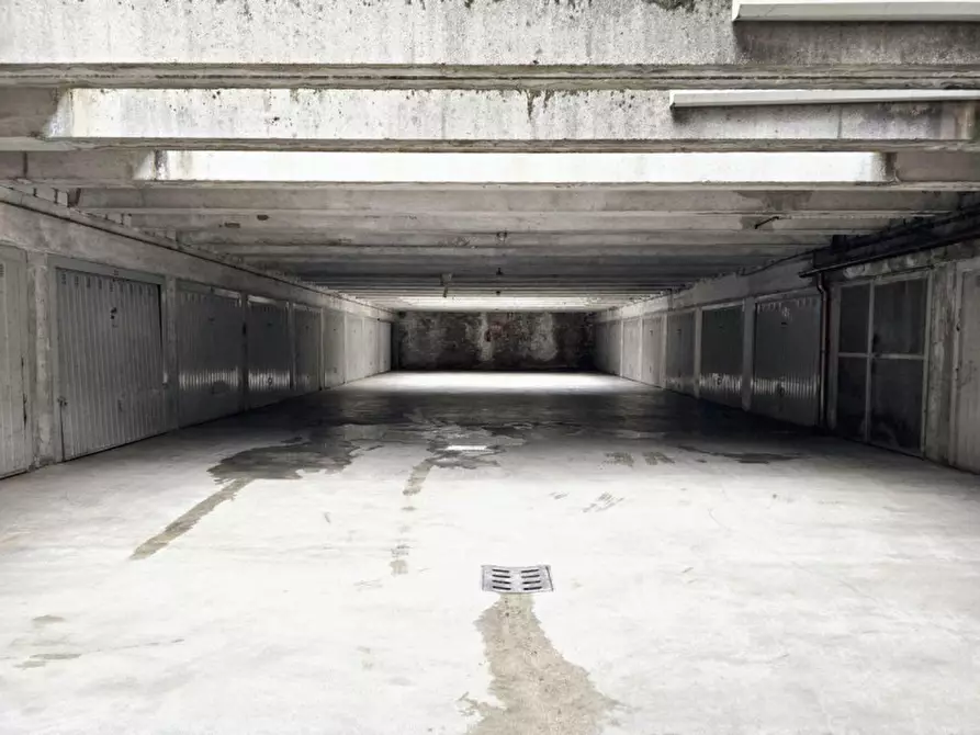 Immagine 17 di Ufficio in vendita  in Viale Mazzini, N. 79-83-87-91-95 a Vicenza