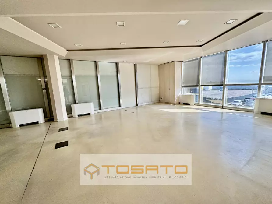 Immagine 2 di Ufficio in affitto  a Sona