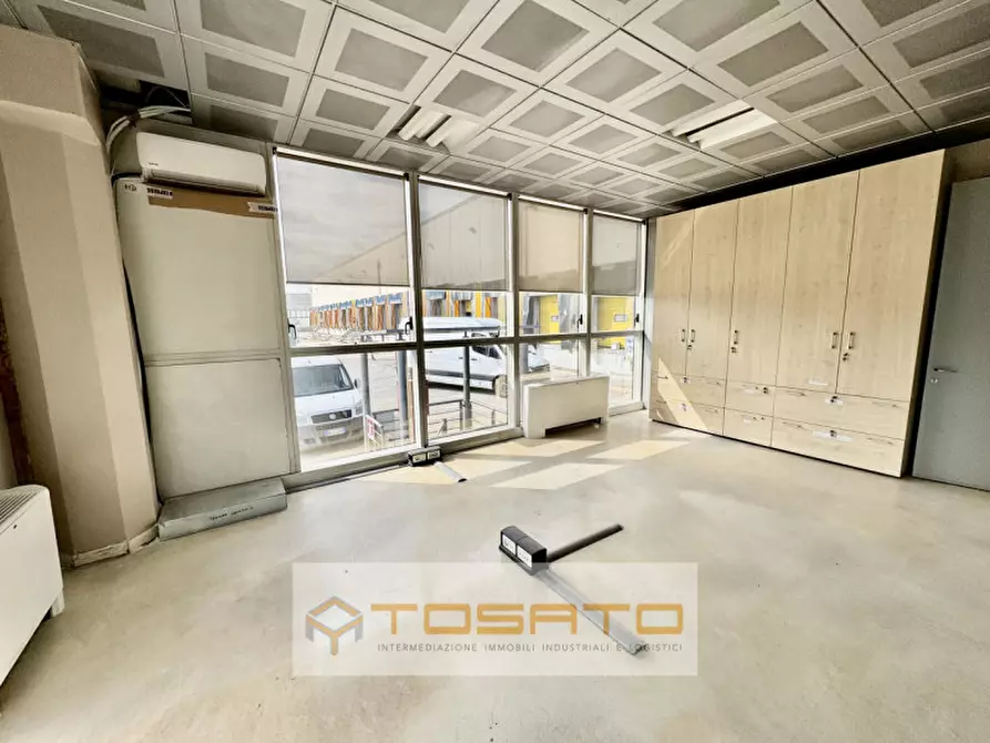 Immagine 8 di Ufficio in affitto  a Sona