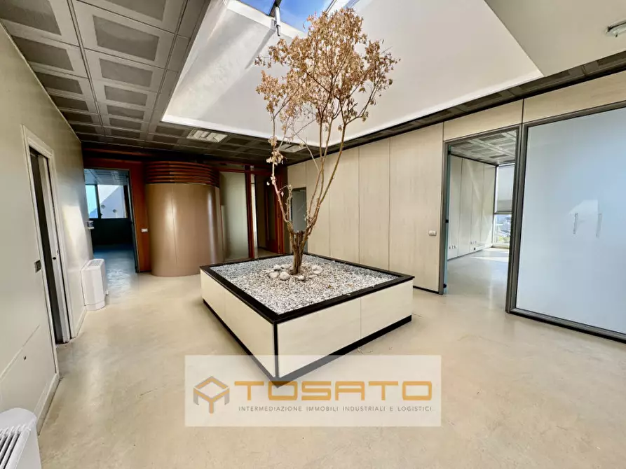 Immagine 10 di Ufficio in affitto  a Sona