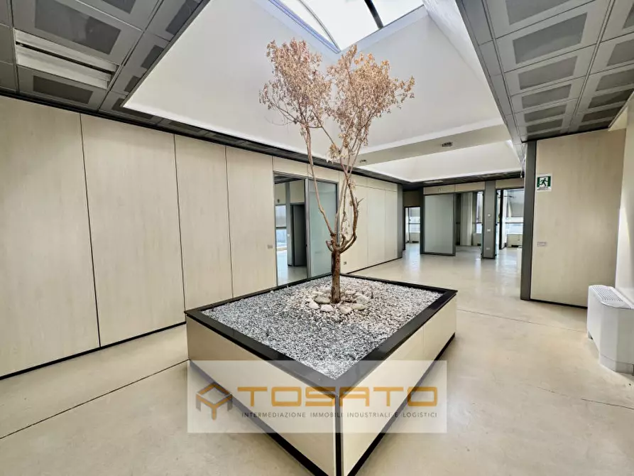 Immagine 11 di Ufficio in affitto  a Sona