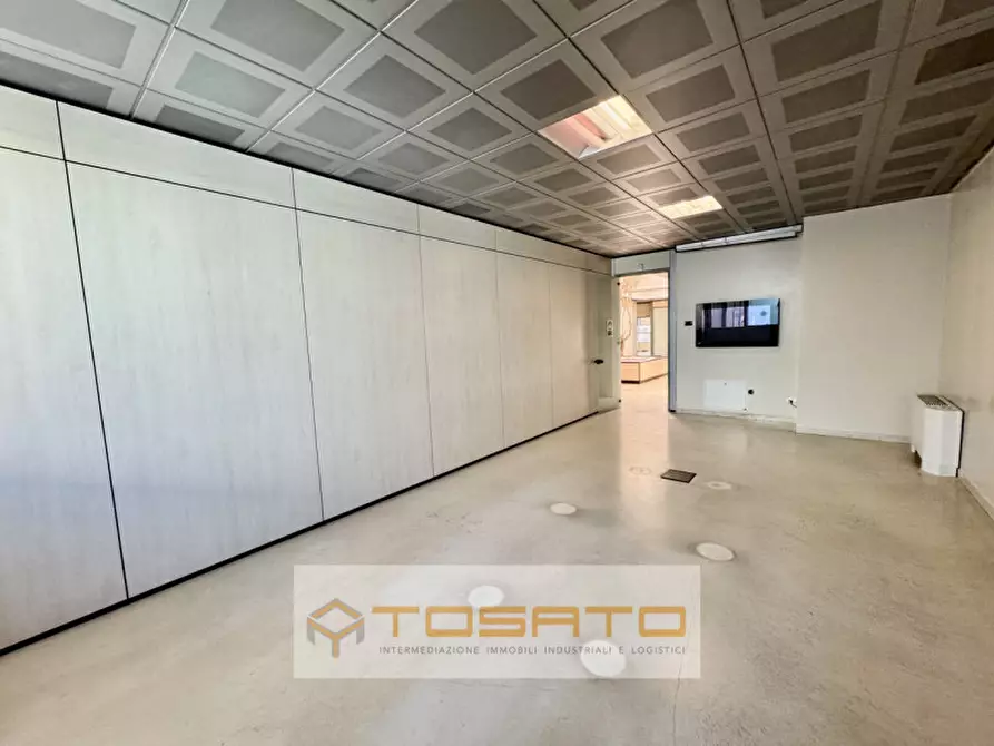 Immagine 13 di Ufficio in affitto  a Sona