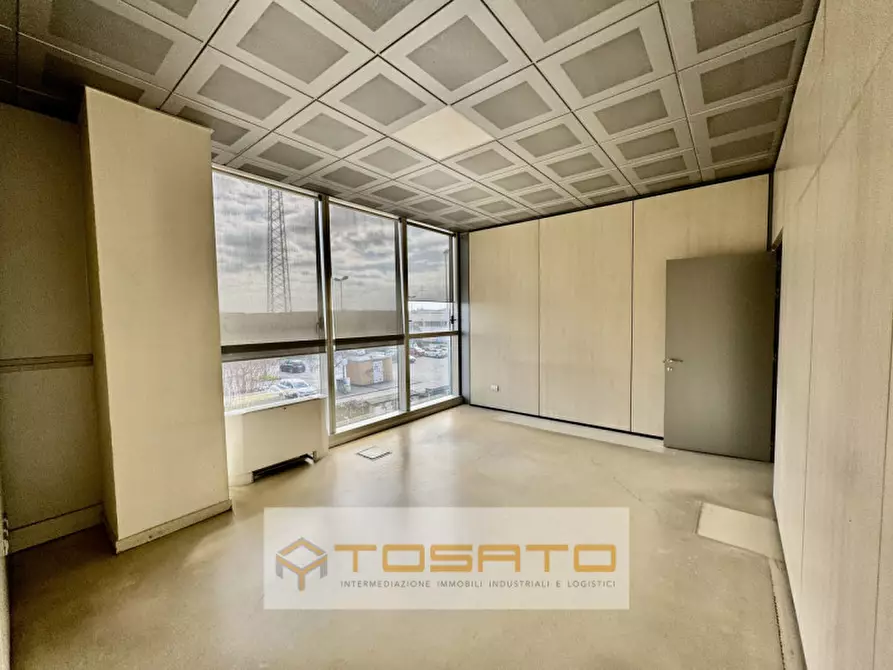 Immagine 16 di Ufficio in affitto  a Sona
