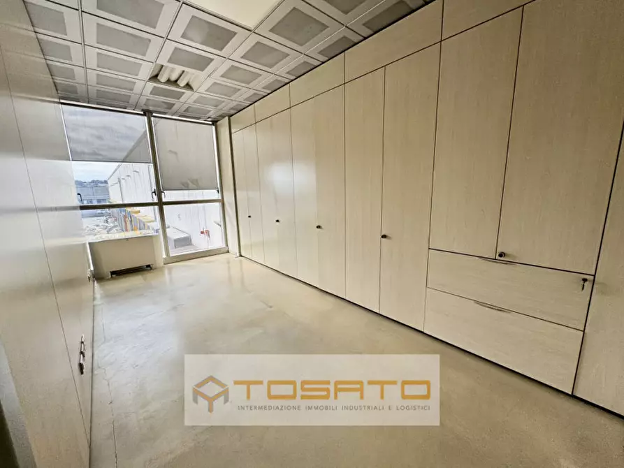 Immagine 18 di Ufficio in affitto  a Sona