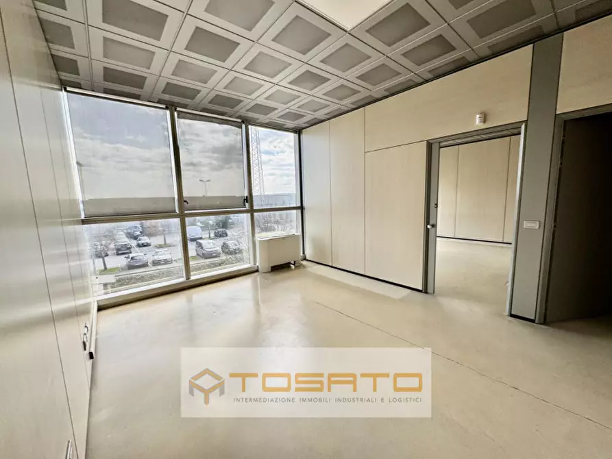 Immagine 19 di Ufficio in affitto  a Sona