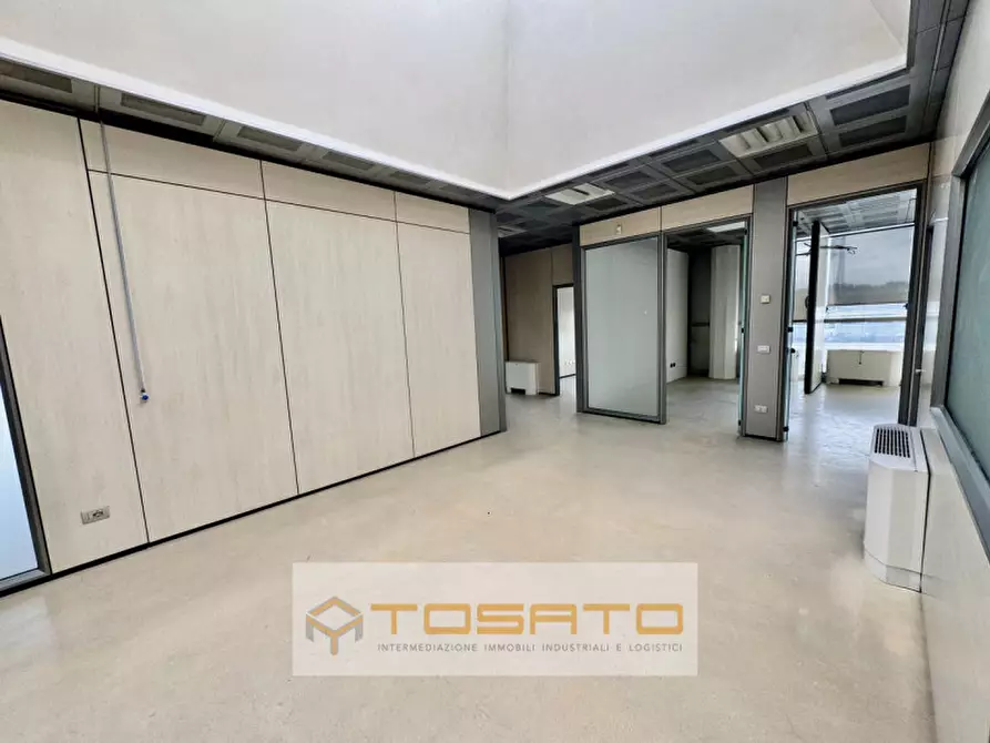 Immagine 22 di Ufficio in affitto  a Sona