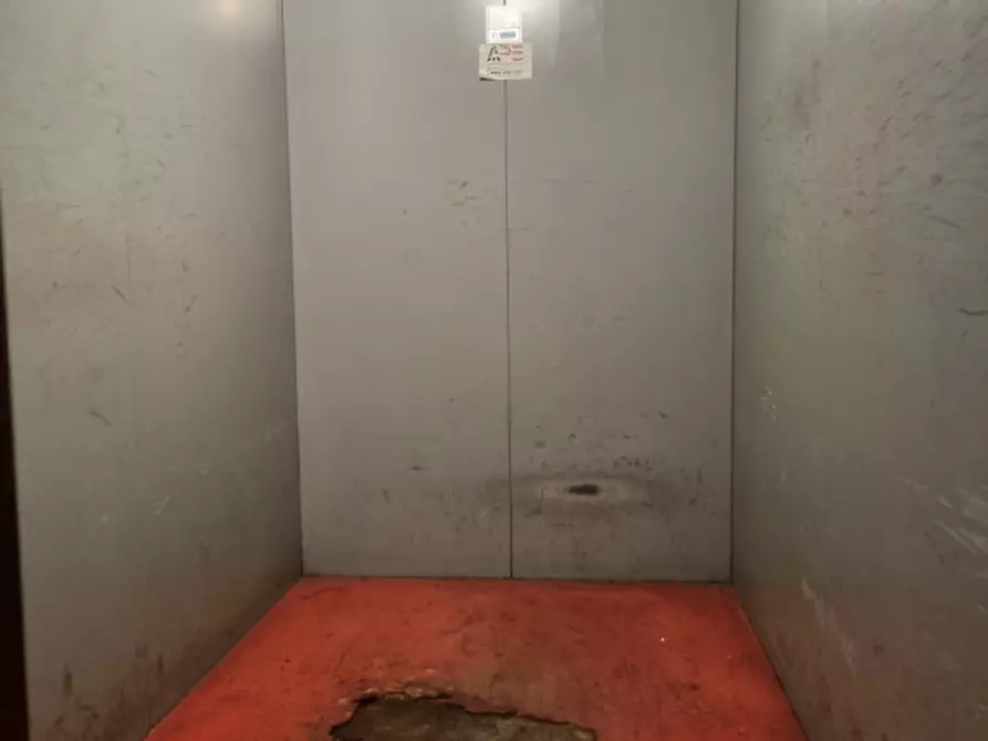 Immagine 17 di Negozio in vendita  in VIA CIRCONDARIA a Firenze