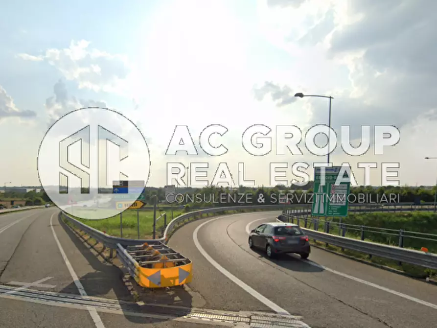 Immagine 11 di Negozio in vendita  in Via Lazzaroni a Saronno