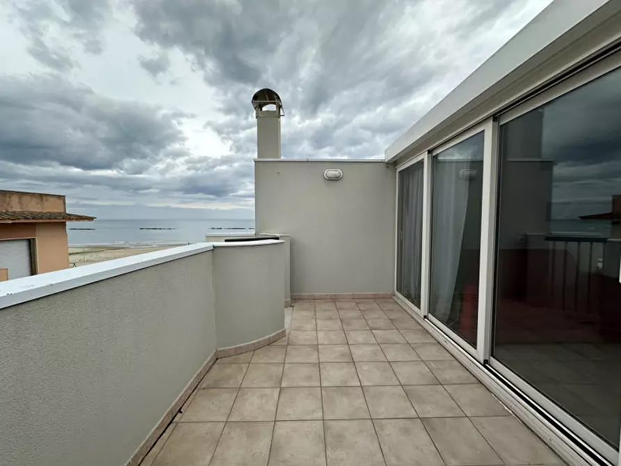 Immagine 21 di Attico in vendita  a Senigallia