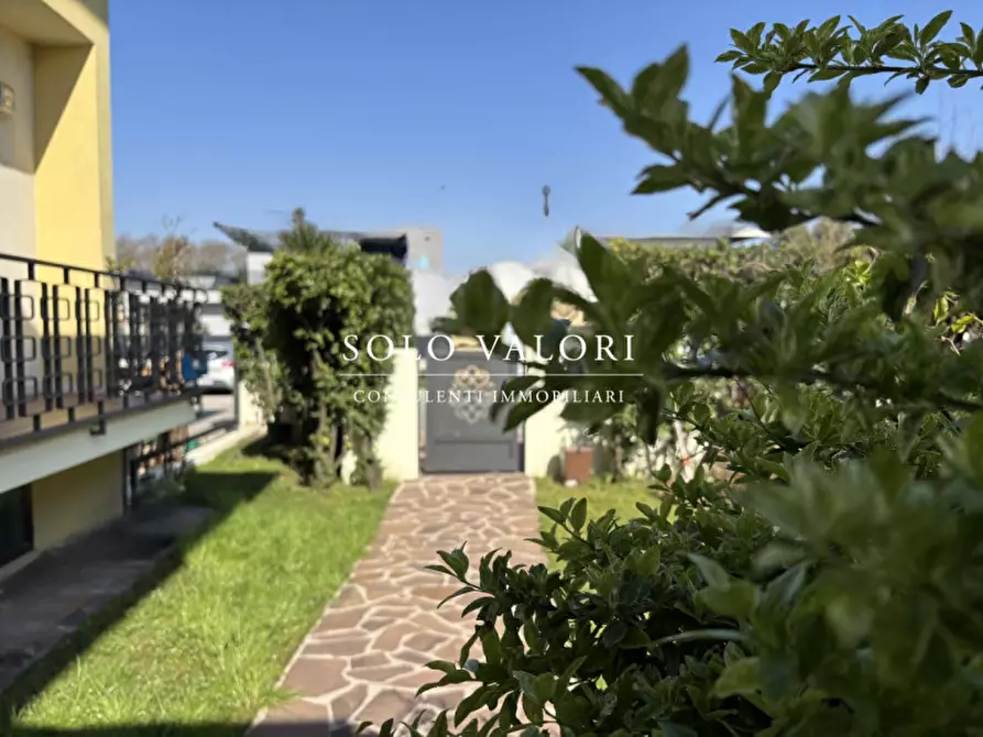 Immagine 8 di Casa bifamiliare in vendita  a Castelfranco Veneto