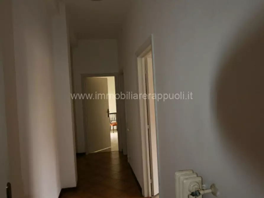 Immagine 8 di Appartamento in vendita  a Sinalunga