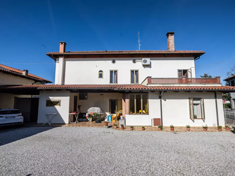 Immagine 3 di Villa in vendita  in Via Divisione Julia 35 a Buttrio