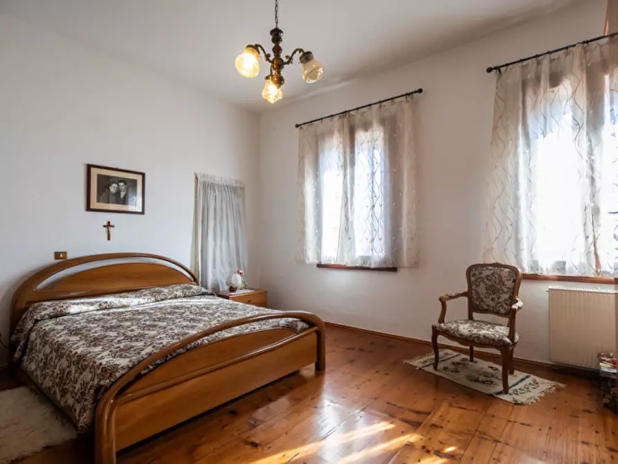 Immagine 22 di Villa in vendita  in Via Divisione Julia 35 a Buttrio