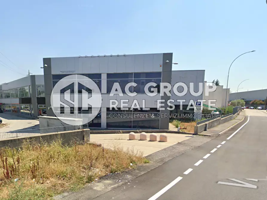 Immagine 3 di Ufficio in vendita  in Via Bergamo a Caronno Pertusella