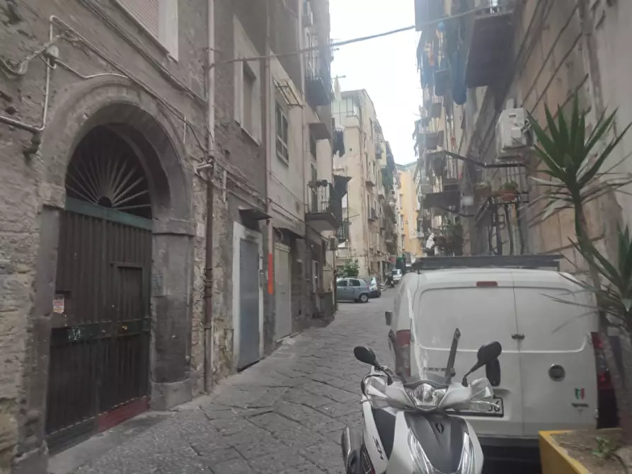 Immagine 2 di Capannone industriale in vendita  in Vico Santa Maria del Pozzo a Napoli