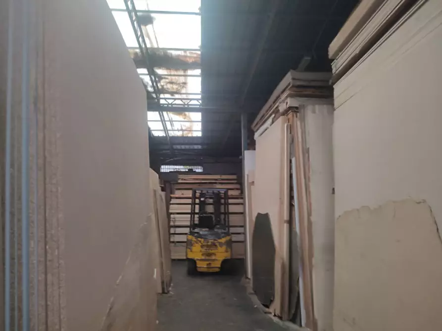 Immagine 4 di Capannone industriale in vendita  in Vico Santa Maria del Pozzo a Napoli