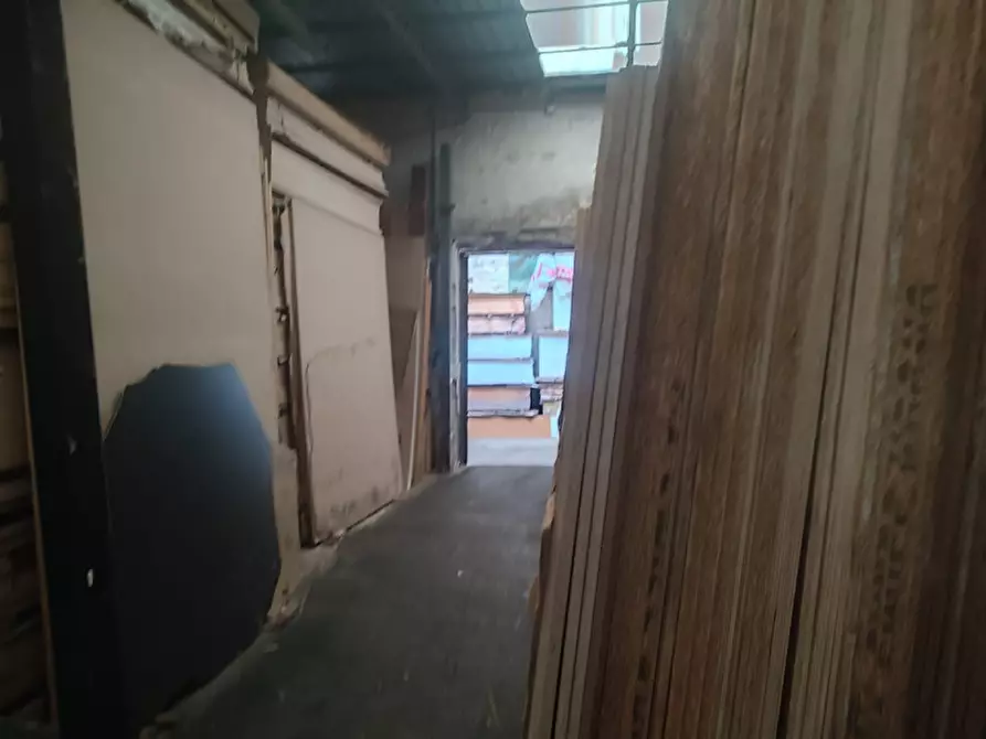 Immagine 5 di Capannone industriale in vendita  in Vico Santa Maria del Pozzo a Napoli