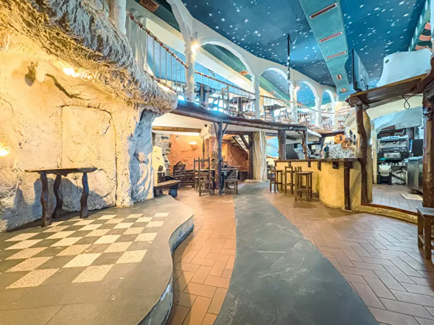 Immagine 1 di Attività commerciale in vendita  in Corso Benedetto Cairoli a Verbania