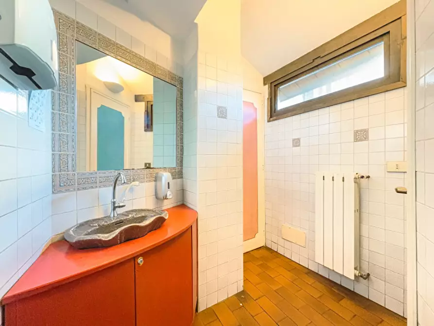 Immagine 20 di Attività commerciale in vendita  in Corso Benedetto Cairoli a Verbania