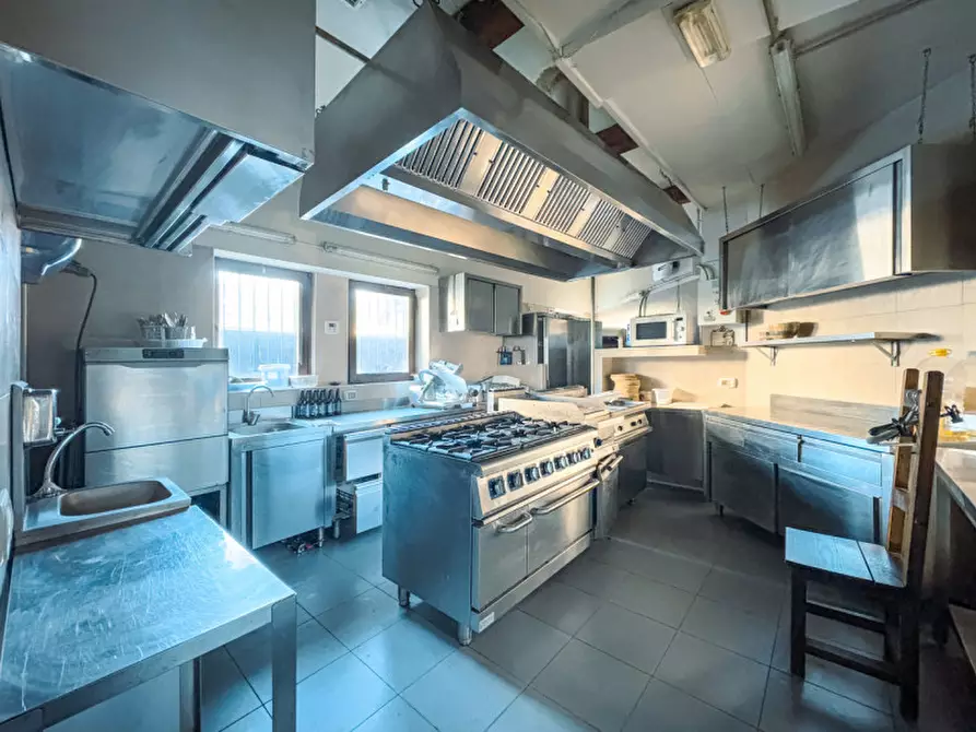 Immagine 21 di Attività commerciale in vendita  in Corso Benedetto Cairoli a Verbania