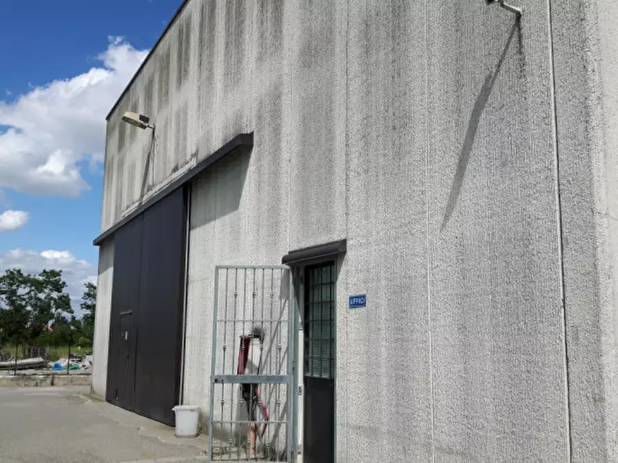 Immagine 2 di Capannone industriale in affitto  a Sassuolo
