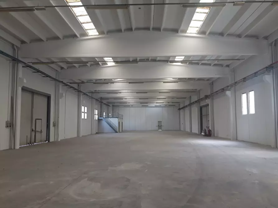 Immagine 4 di Capannone industriale in affitto  a Sassuolo