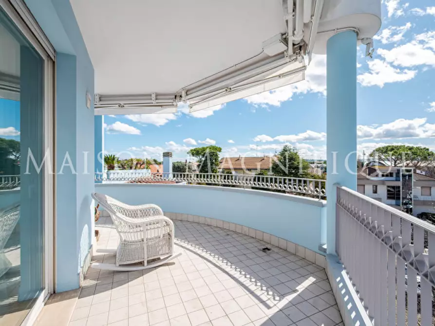 Immagine 28 di Attico in vendita  in Viale Adamello a Riccione