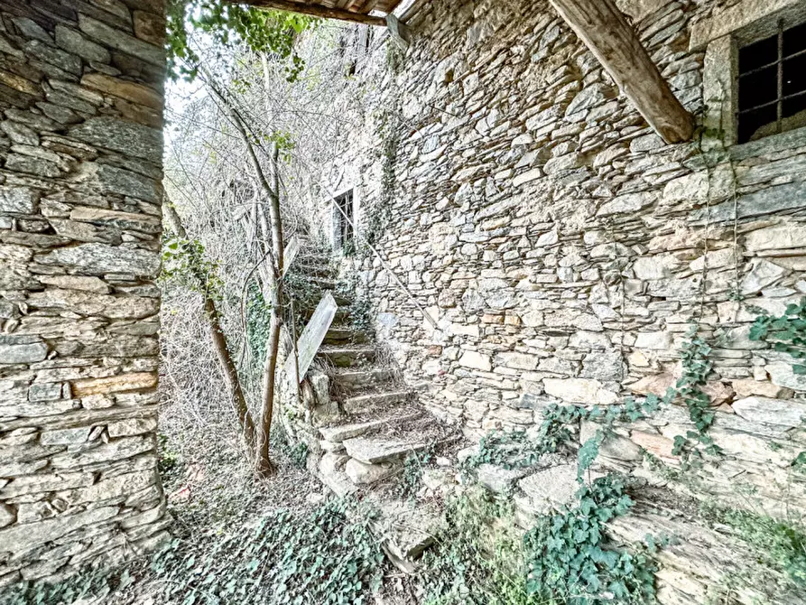 Immagine 14 di Rustico / casale in vendita  in via alla trinità a Ghiffa