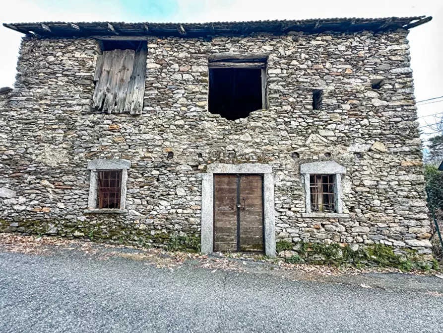 Immagine 17 di Rustico / casale in vendita  in via alla trinità a Ghiffa