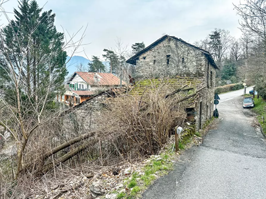 Immagine 18 di Rustico / casale in vendita  in via alla trinità a Ghiffa