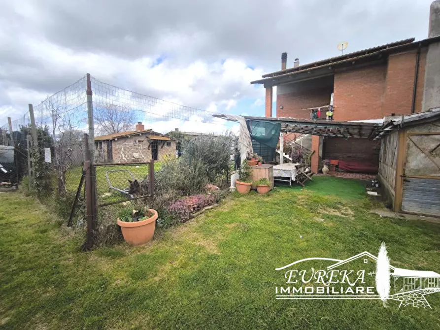 Immagine 4 di Villetta a schiera in vendita  in Località Carraia a Castiglione Del Lago