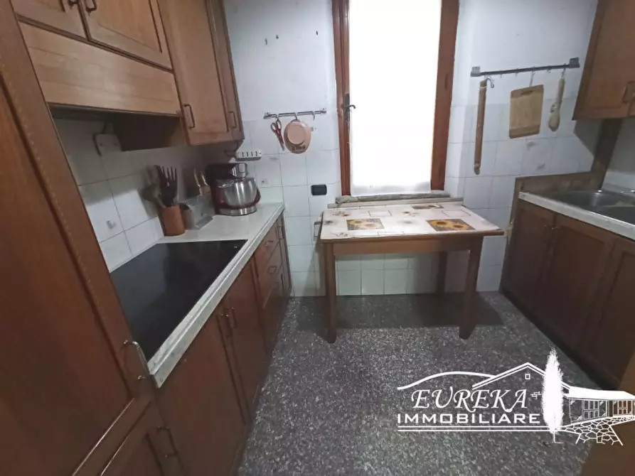 Immagine 45 di Villetta a schiera in vendita  in Località Carraia a Castiglione Del Lago