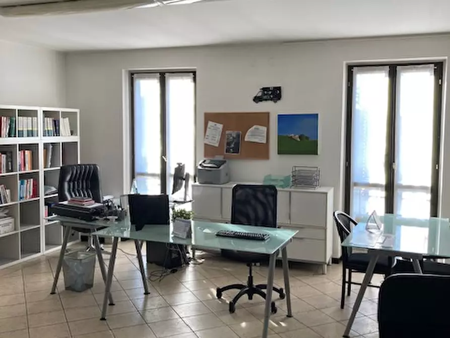 Immagine 3 di Ufficio in vendita  in Contrada del Barbone a Rovato