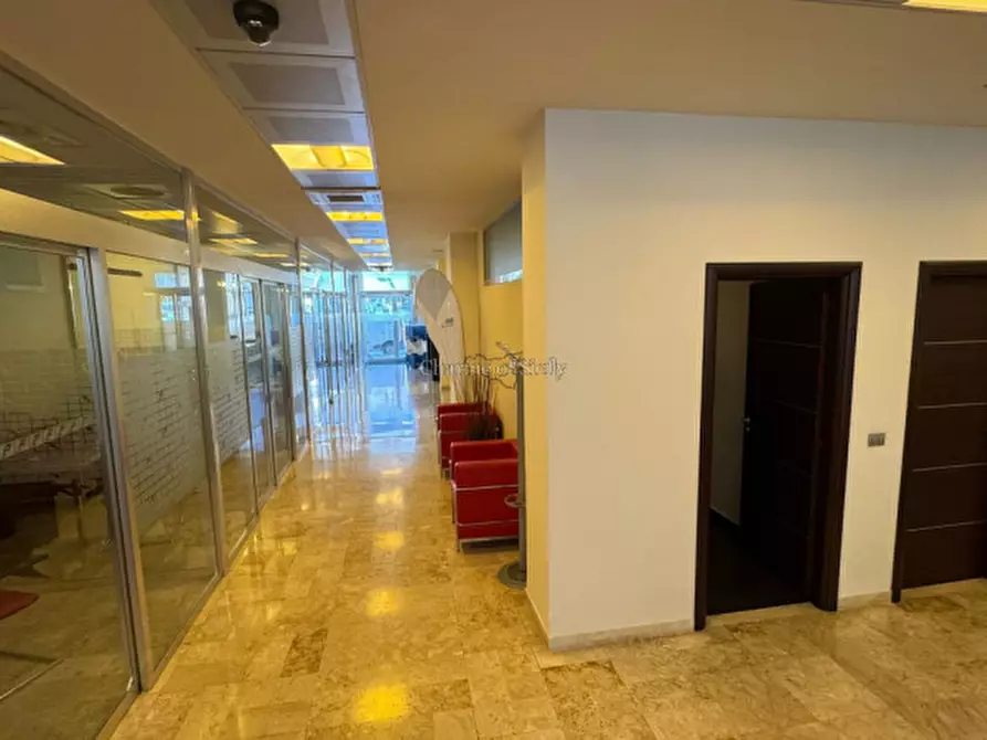 Immagine 5 di Ufficio in vendita  a Ragusa