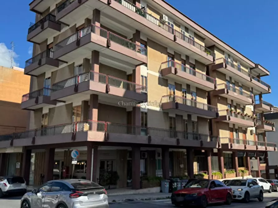 Immagine 14 di Ufficio in vendita  a Ragusa