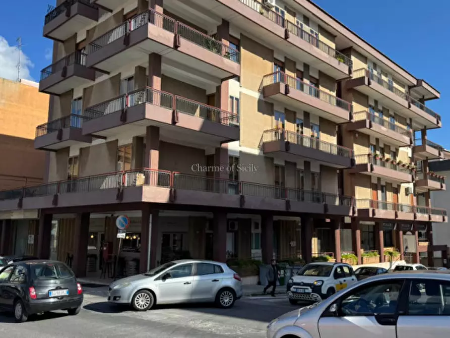Immagine 18 di Ufficio in vendita  a Ragusa