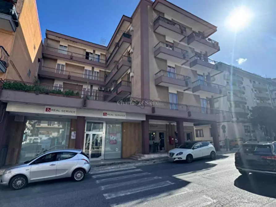 Immagine 19 di Ufficio in vendita  a Ragusa