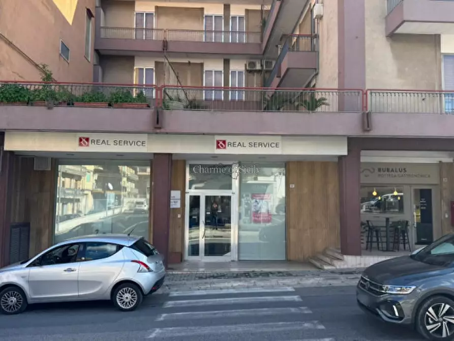 Immagine 21 di Ufficio in vendita  a Ragusa