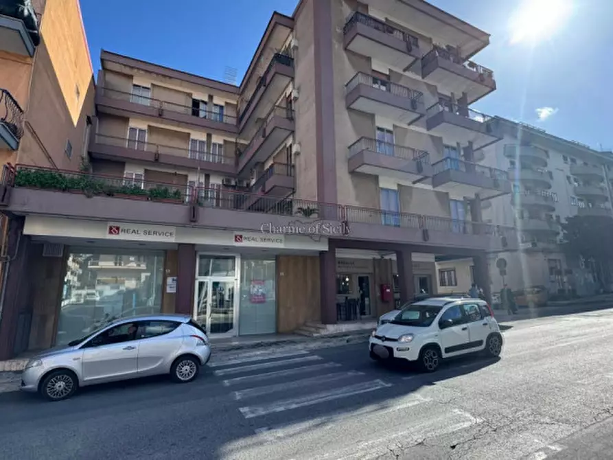 Immagine 22 di Ufficio in vendita  a Ragusa
