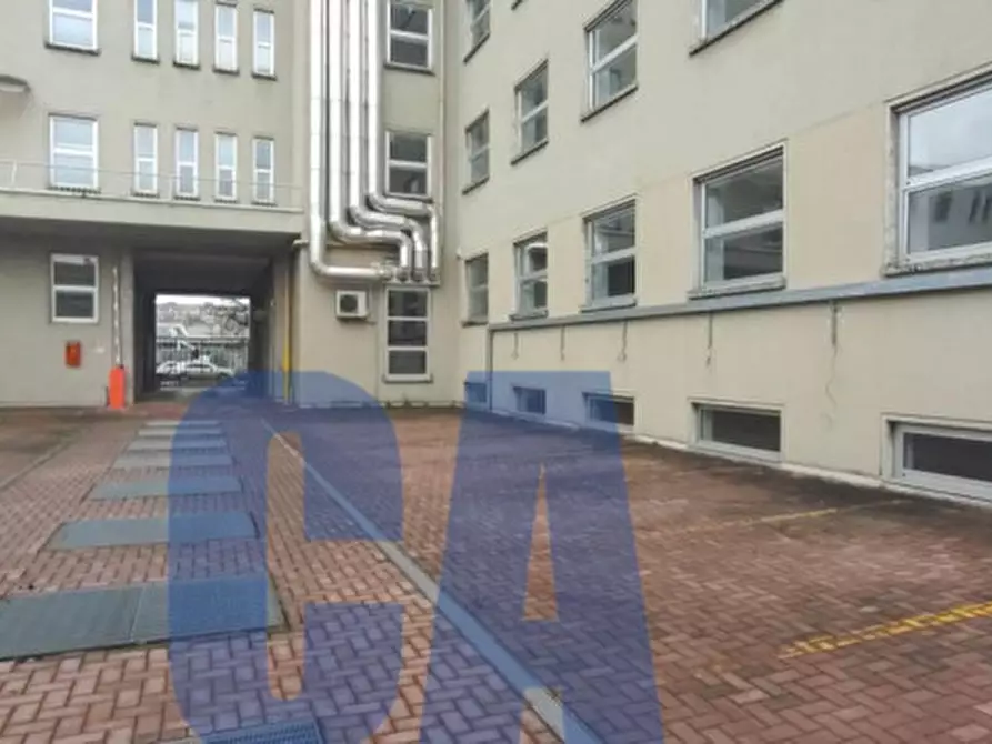 Immagine 21 di Palazzo in affitto  in VIA GROSIO a Milano