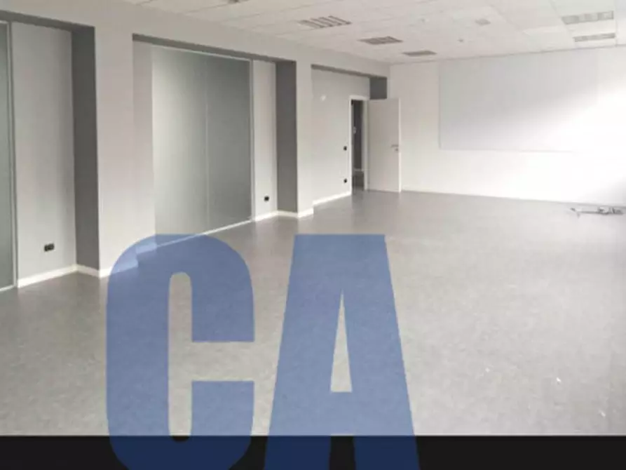 Immagine 23 di Palazzo in affitto  in VIA GROSIO a Milano