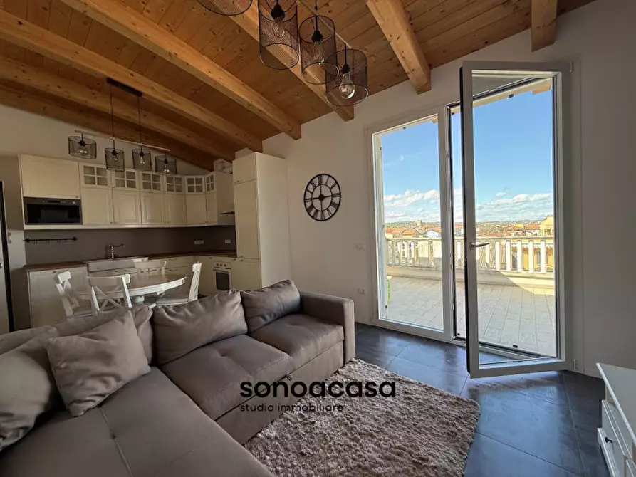 Immagine 9 di Attico in vendita  in Piazza dell'Unificazione 2e a Mondolfo