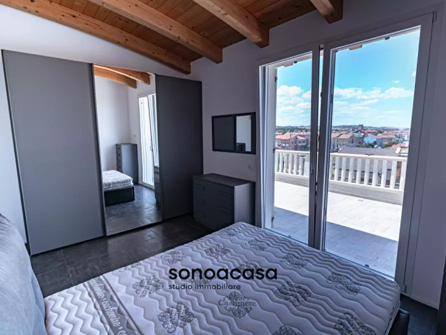 Immagine 14 di Attico in vendita  in Piazza dell'Unificazione 2e a Mondolfo