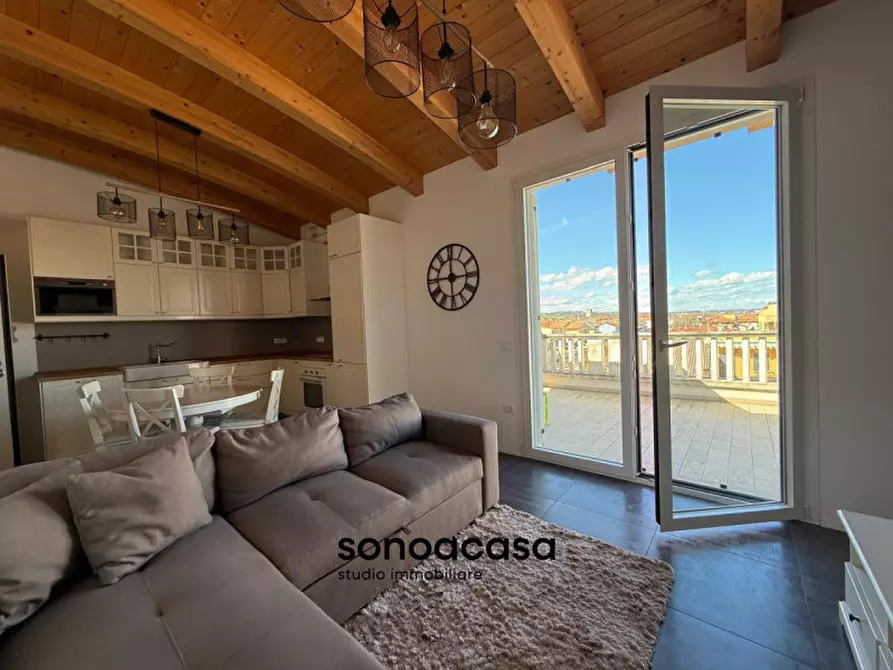 Immagine 1 di Appartamento in vendita  in Piazza dell'Unificazione 2e a Mondolfo