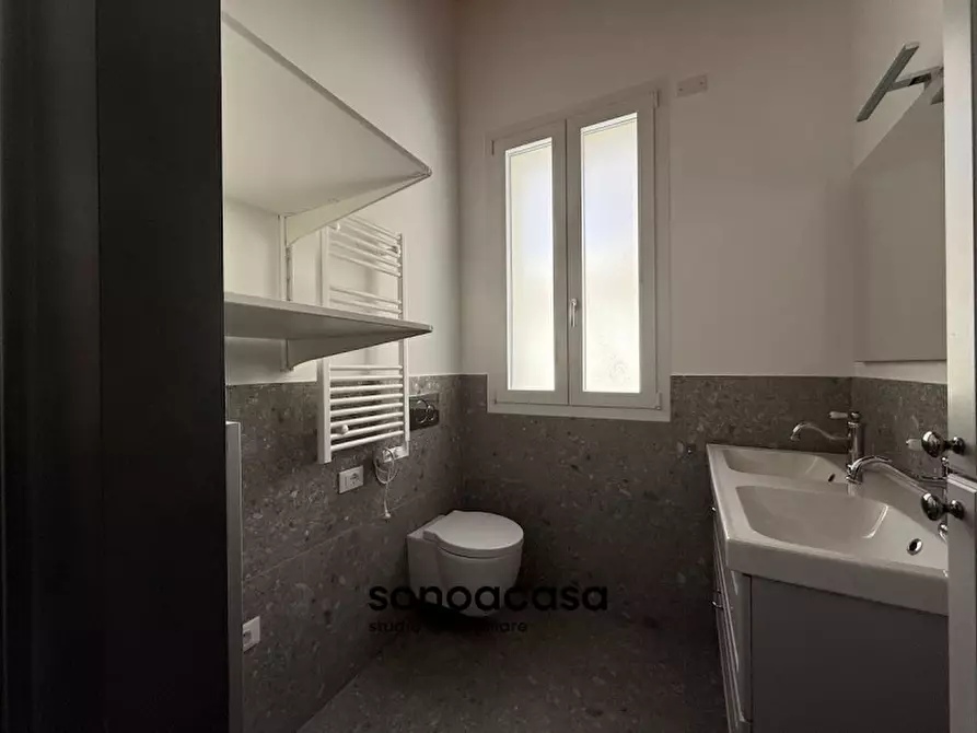 Immagine 8 di Appartamento in vendita  in Piazza dell'Unificazione 2e a Mondolfo