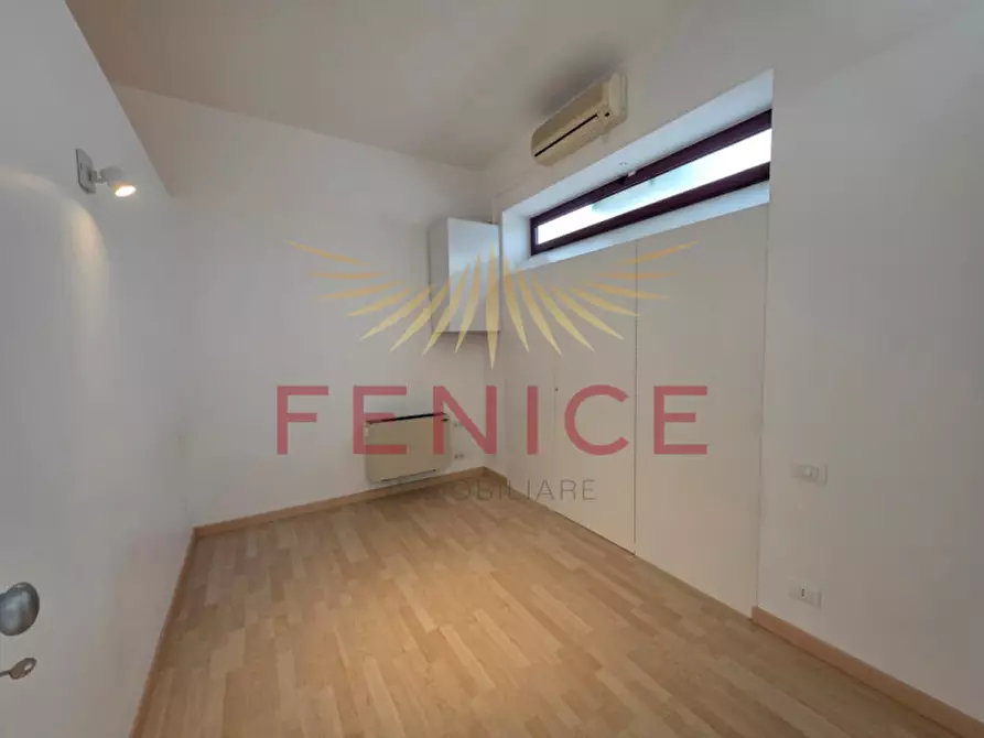 Immagine 6 di Negozio in affitto  in PIAZZA PARIGI 25 a Montebelluna