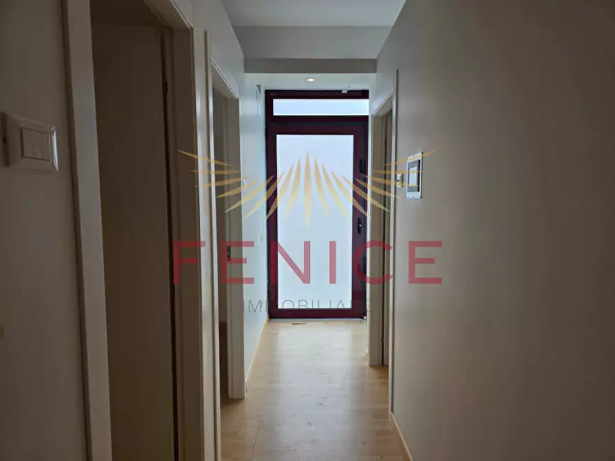 Immagine 8 di Negozio in affitto  in PIAZZA PARIGI 25 a Montebelluna